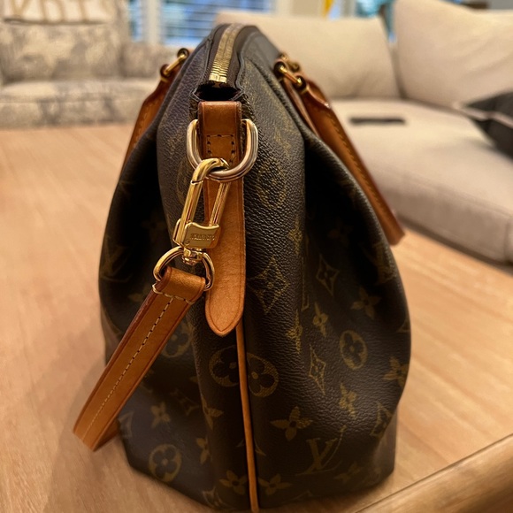 Louis Vuitton Monogram Turenne MM - Picture 13 of 17